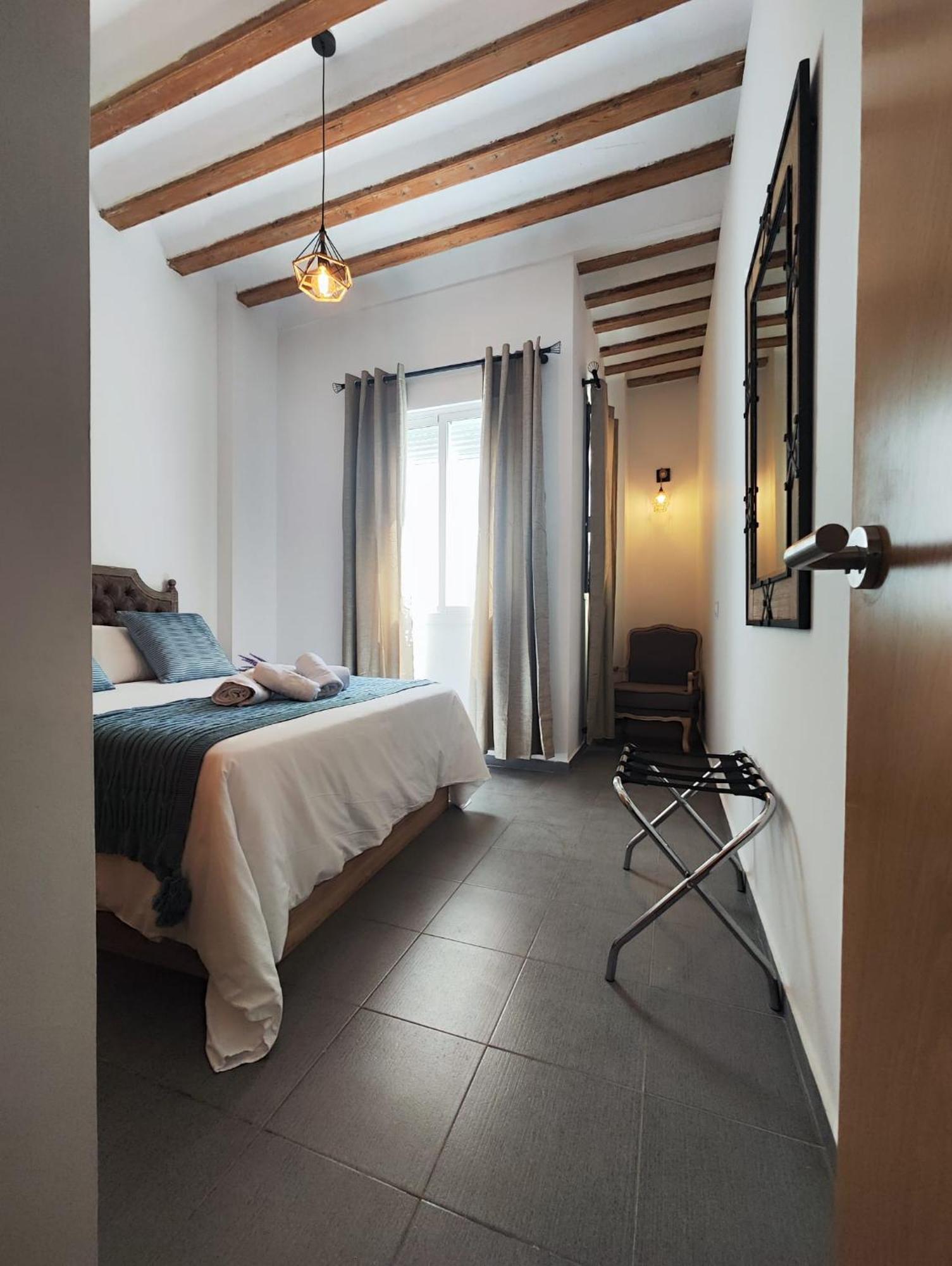Del Mercado Little Apartament *